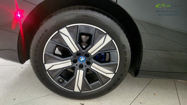 Used 2024 BMW iX xDrive50 w/ Premium Package AWD/4WD image 86