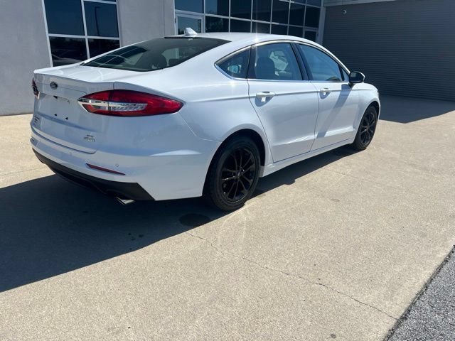 Used 2020 Ford Fusion SE FWD image 11