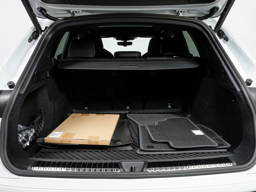 New 2026 Audi SQ5 Premium Plus image 32