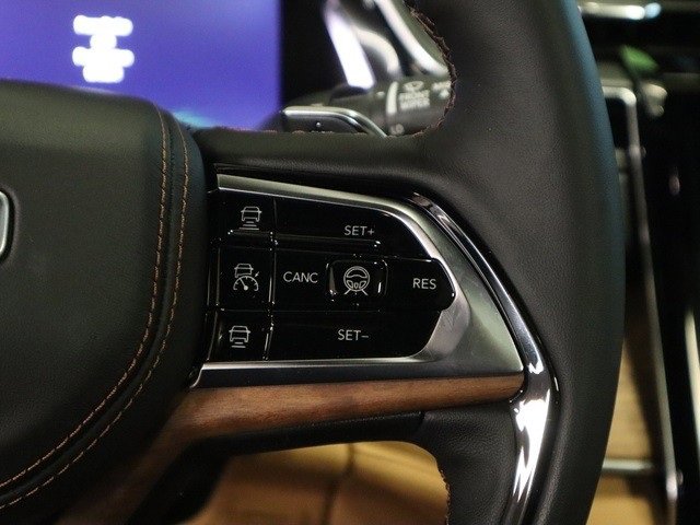 New 2022 Jeep Grand Cherokee Summit image 9