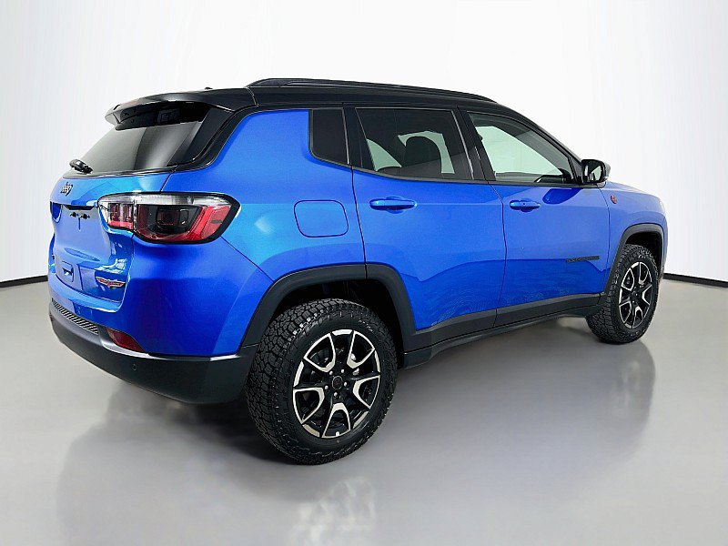 Used 2026 Jeep Compass Trailhawk AWD/4WD image 7