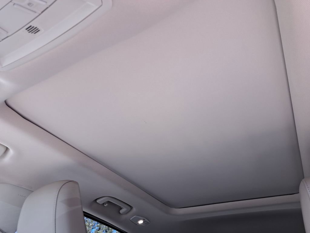 Used 2018 Ford Escape Titanium w/ Ford Safe & Smart Package image 18