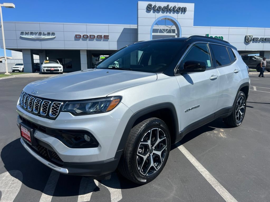 Used 2025 Jeep Compass Limited AWD/4WD image 3
