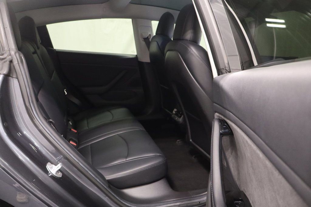 Used 2018 Tesla Model 3 Mid Range image 17