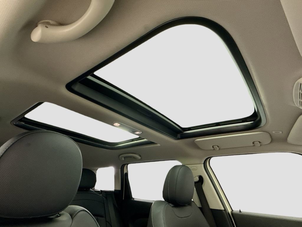 Used 2019 MINI Cooper Clubman S image 16