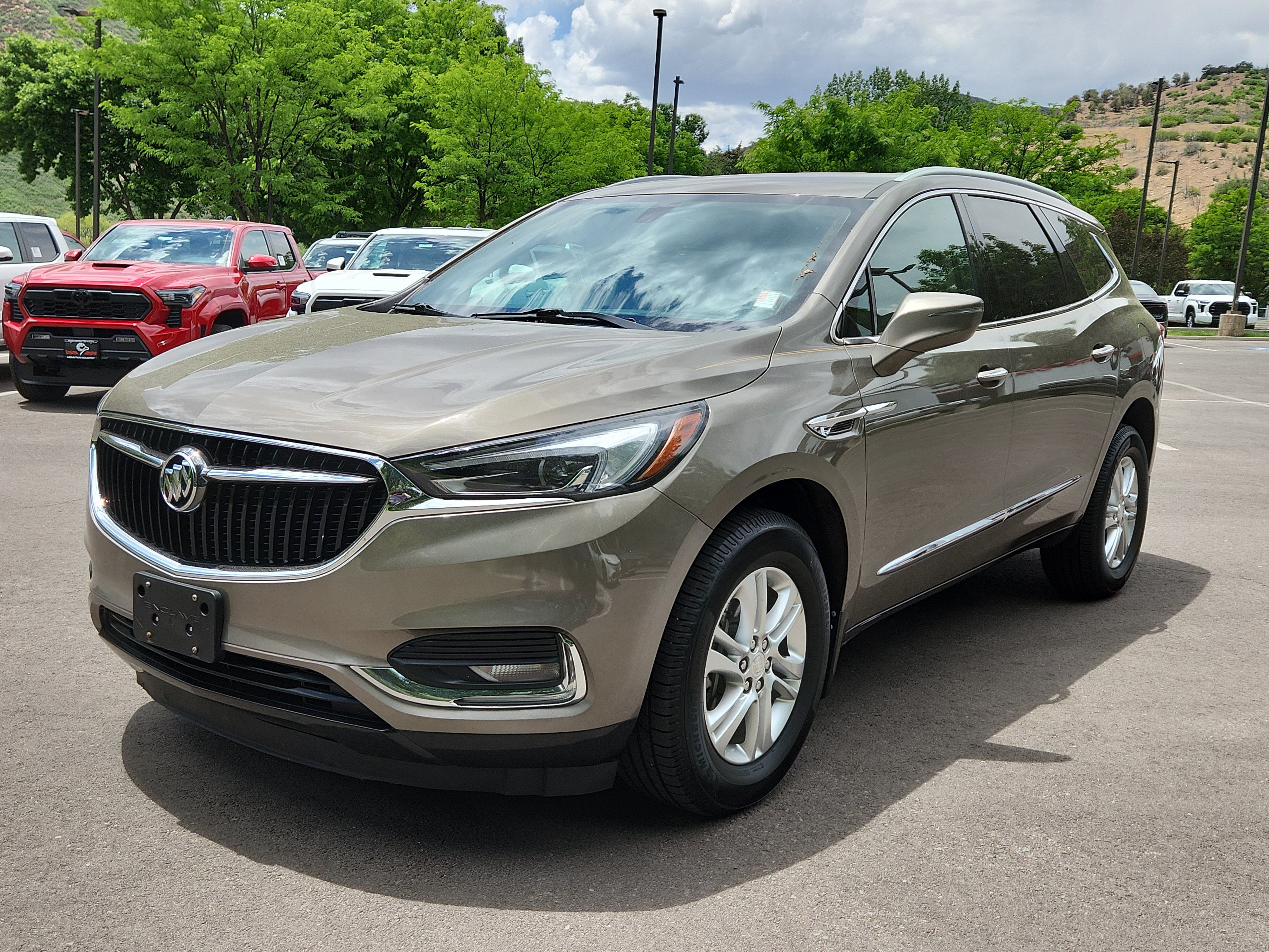 Used 2020 Buick Enclave Essence w/ LPO, Floor Liner Package AWD/4WD image 4