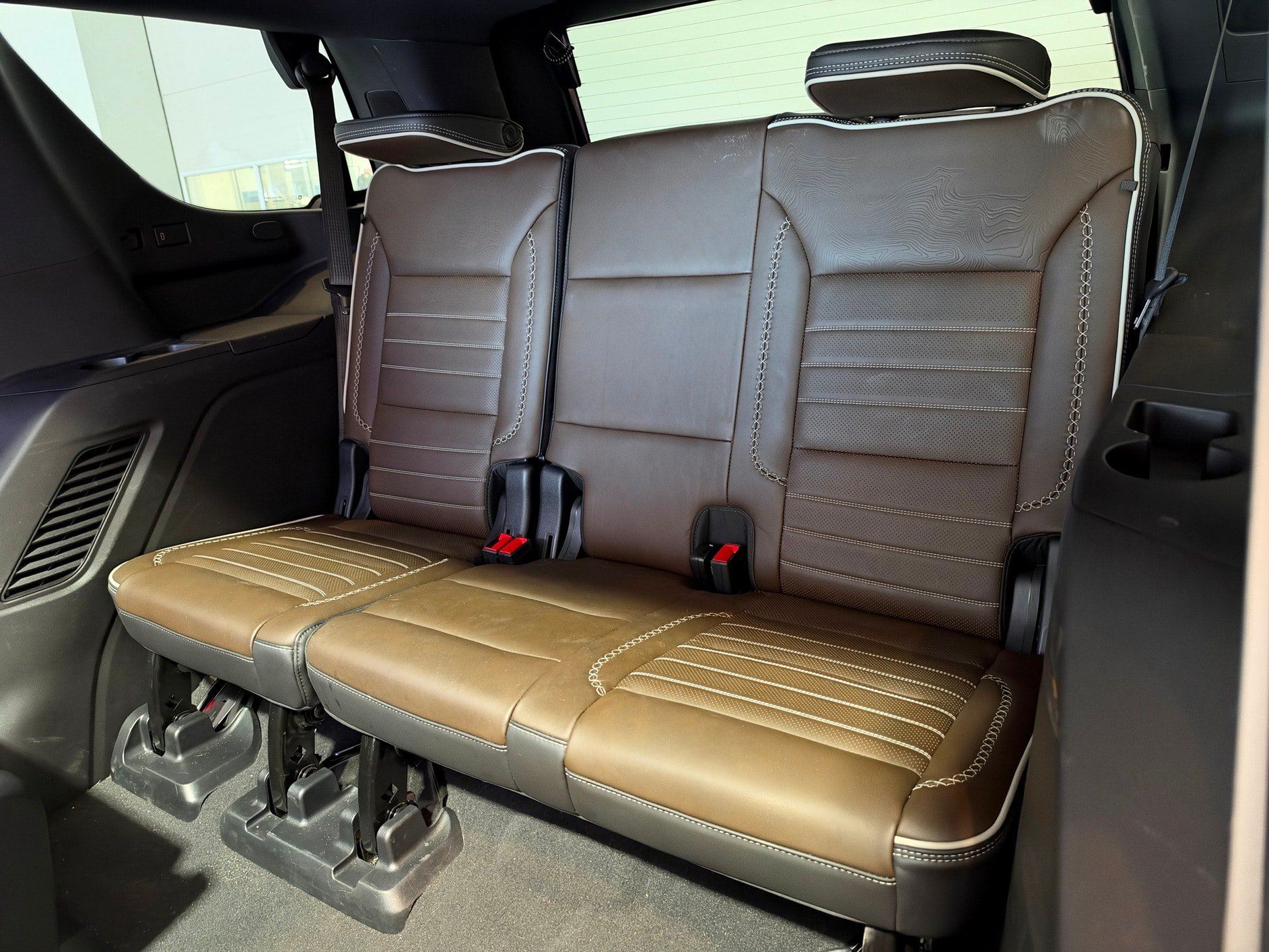 Used 2025 GMC Yukon Denali Ultimate AWD/4WD image 14