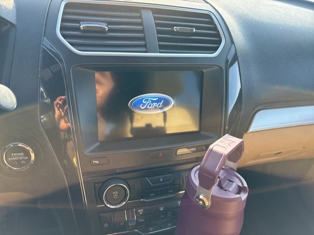 Used 2017 Ford Explorer XLT w/ Equipment Group 202A image 13