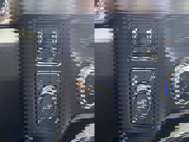 Used 2023 Ford F250 Lariat w/ Sport Appearance Package image 34