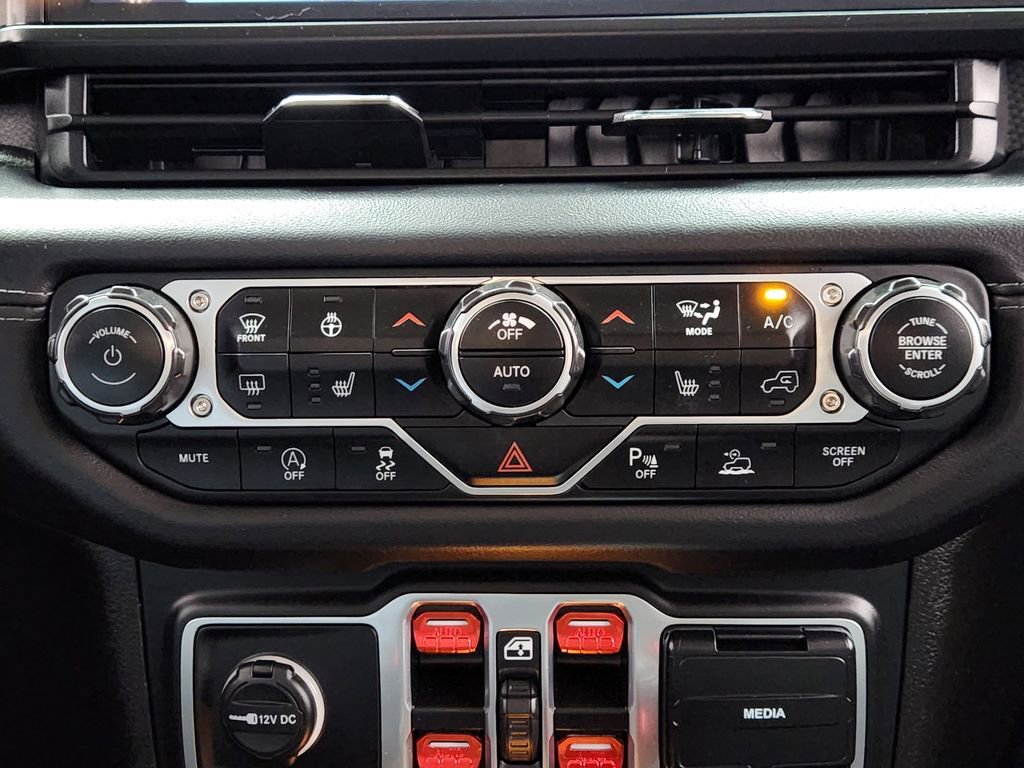 Used 2024 Jeep Wrangler Unlimited Rubicon image 20
