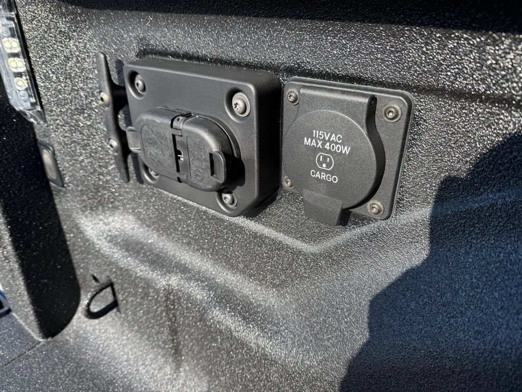 New 2026 RAM 3500 Laramie AWD/4WD image 37