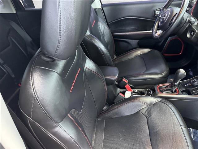 Used 2018 Jeep Compass Trailhawk w/ Leather Interior Group AWD/4WD image 18
