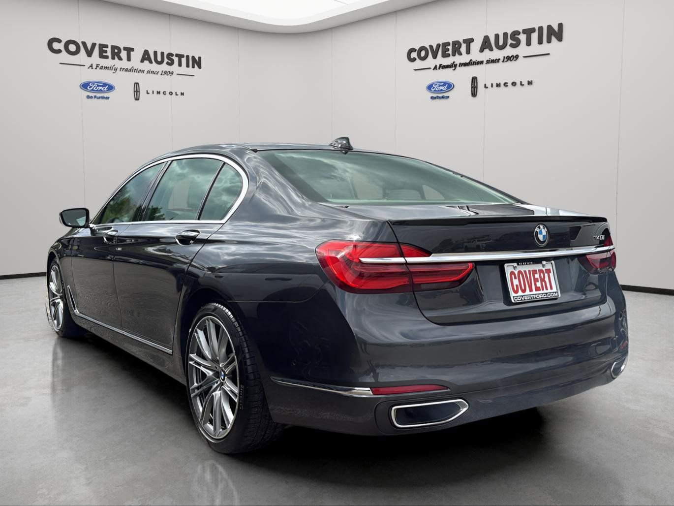 Used 2019 BMW 740i w/ Executive Package image 3