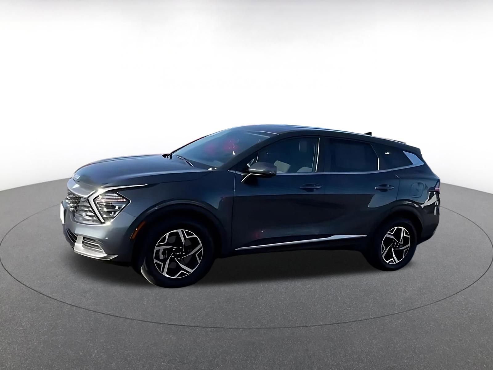 Used 2025 Kia Sportage LX FWD image 8