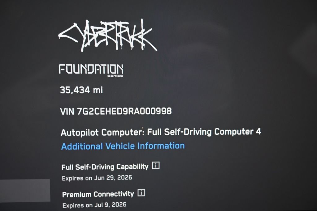 Used 2024 Tesla Cybertruck AWD Crew Cab image 19