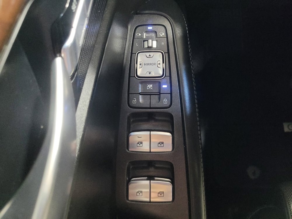 Used 2017 Genesis G90 3.3T Premium image 27