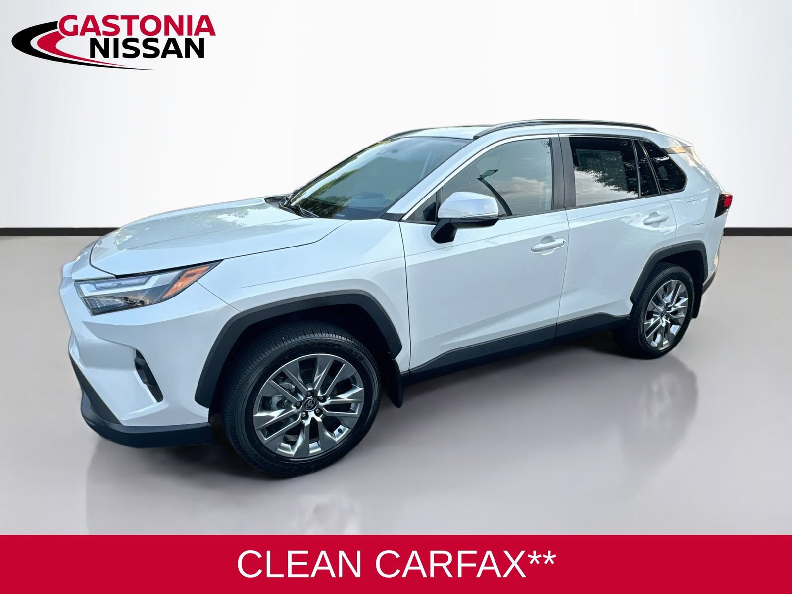 Used 2024 Toyota RAV4 XLE Premium FWD image 5