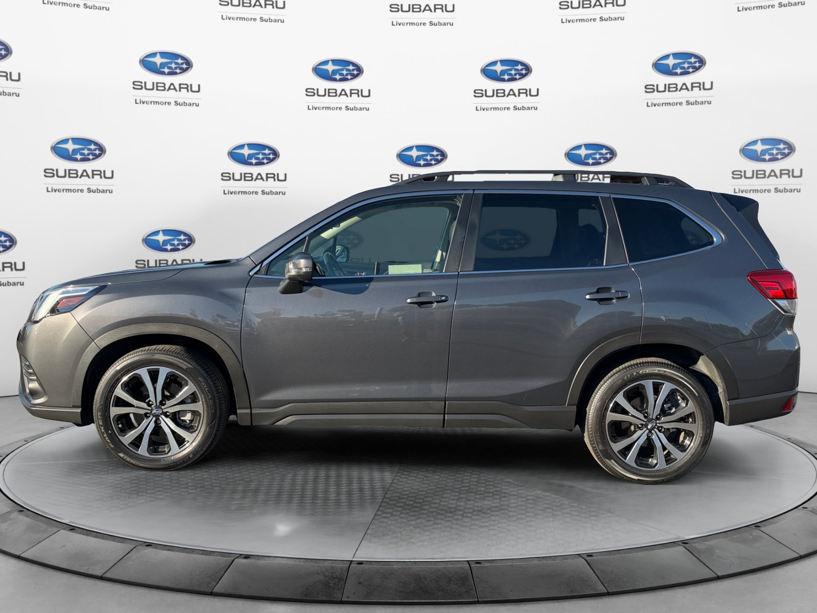 Used 2024 Subaru Forester Limited AWD/4WD image 3