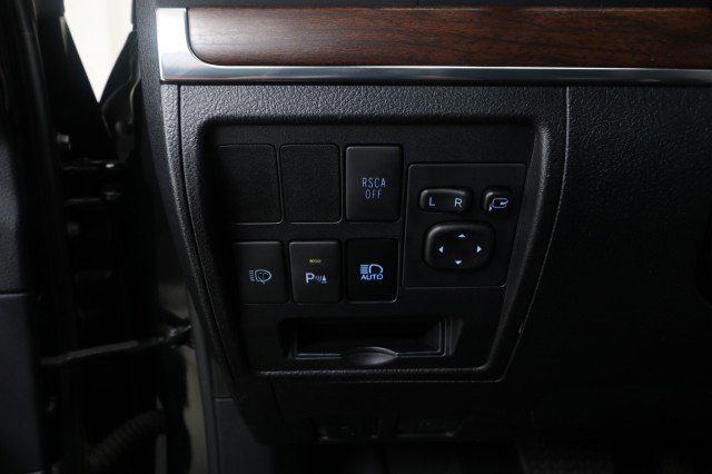 Used 2016 Toyota Land Cruiser AWD/4WD image 24