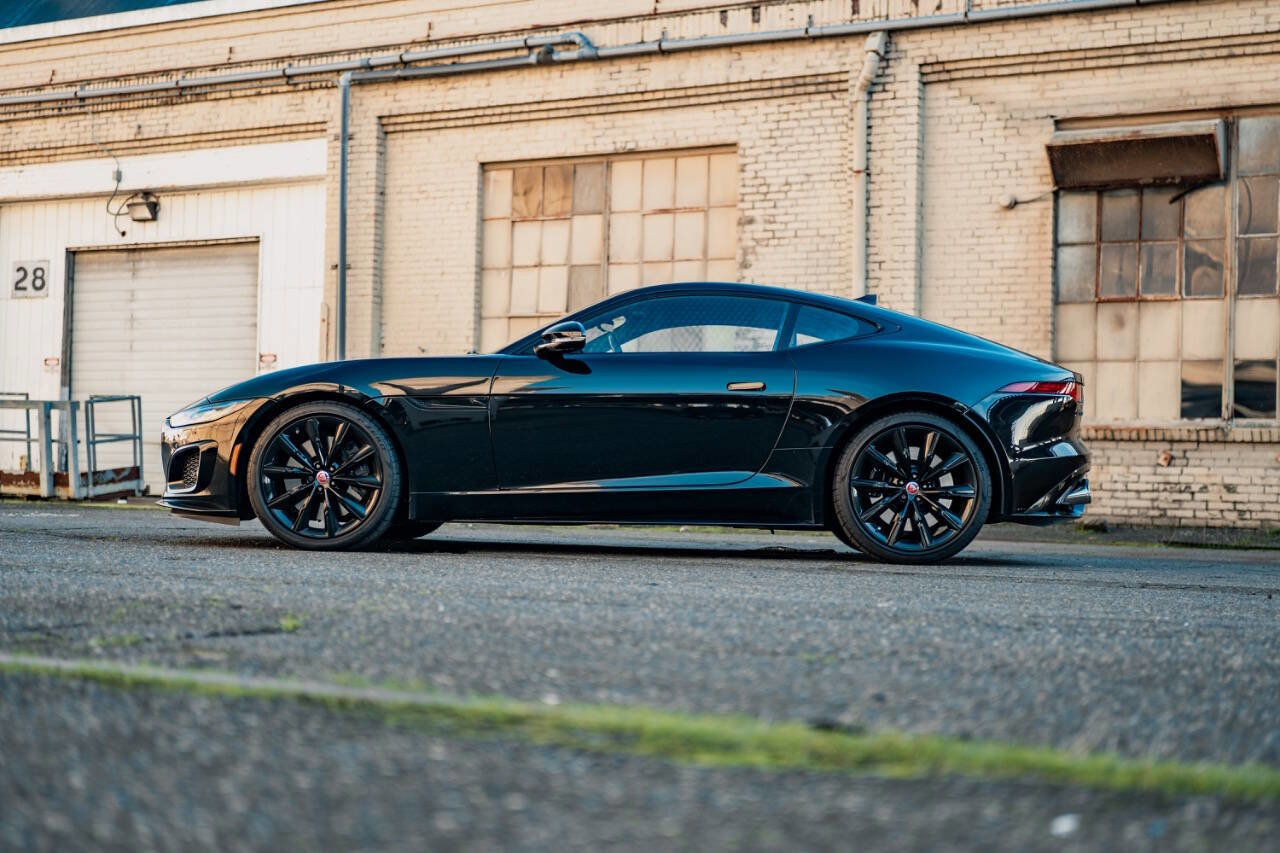 Used 2021 Jaguar F-TYPE R image 8