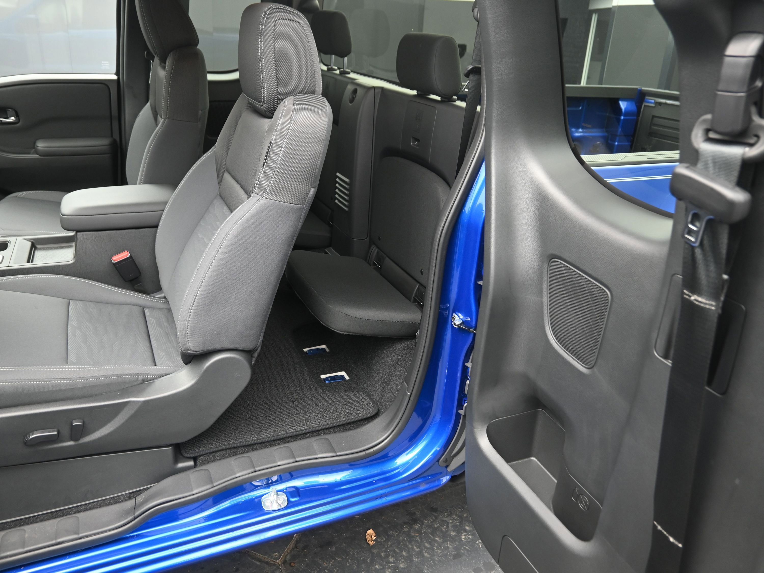 Certified 2024 Nissan Frontier SV image 16