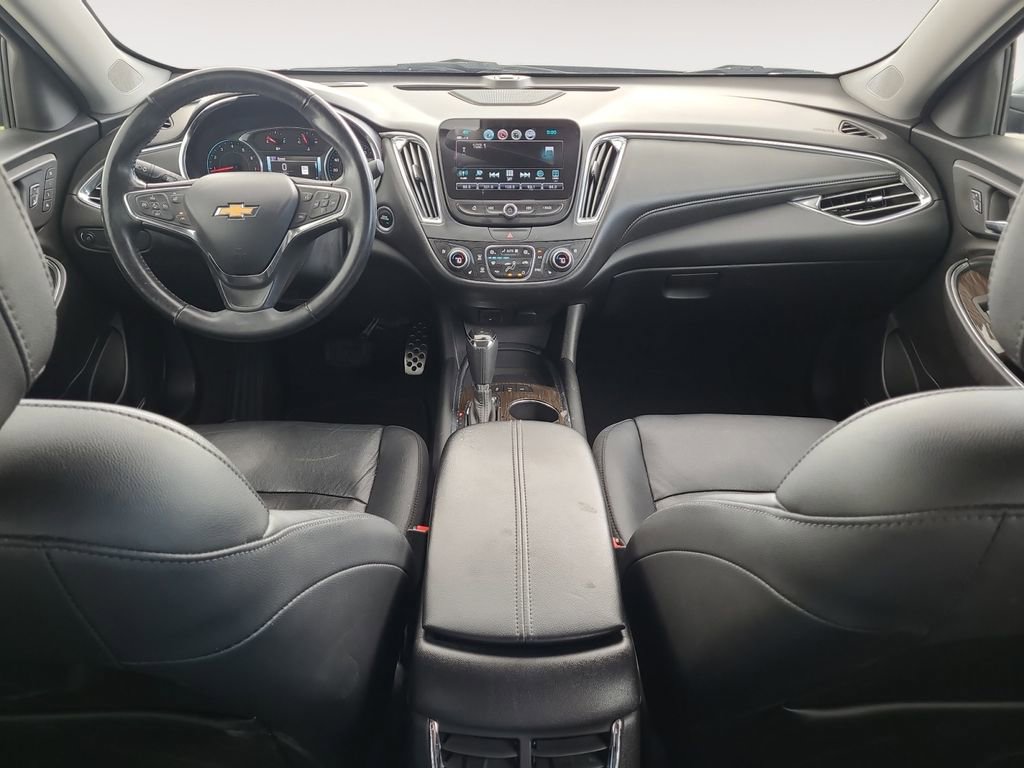 Used 2017 Chevrolet Malibu Premier w/ Premier Sun and Wheel Package FWD image 10