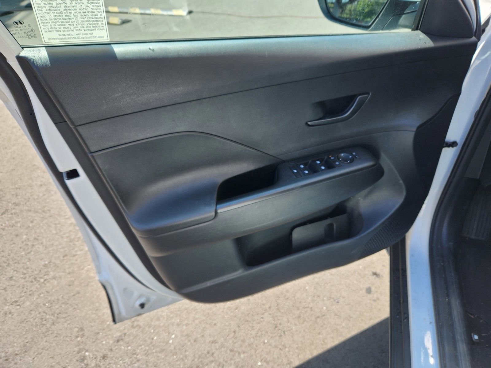 Used 2024 Hyundai Kona SE FWD image 16