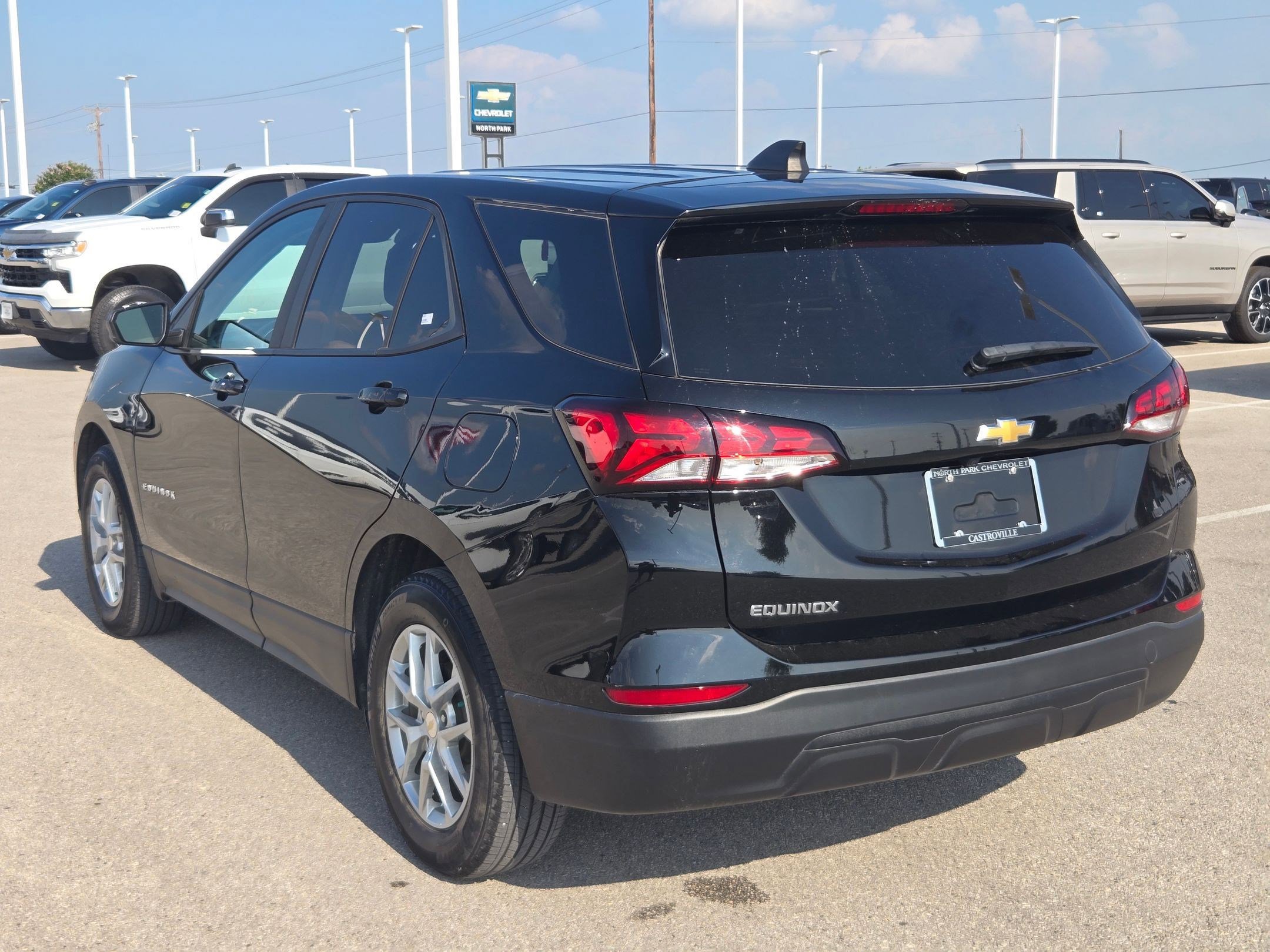 Used 2024 Chevrolet Equinox LS w/ LS Convenience Package FWD image 5