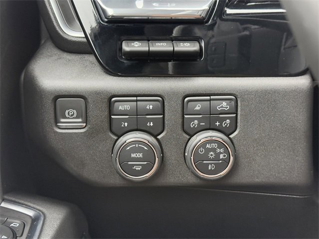 Used 2024 Chevrolet Silverado 1500 High Country w/ Technology Package image 27