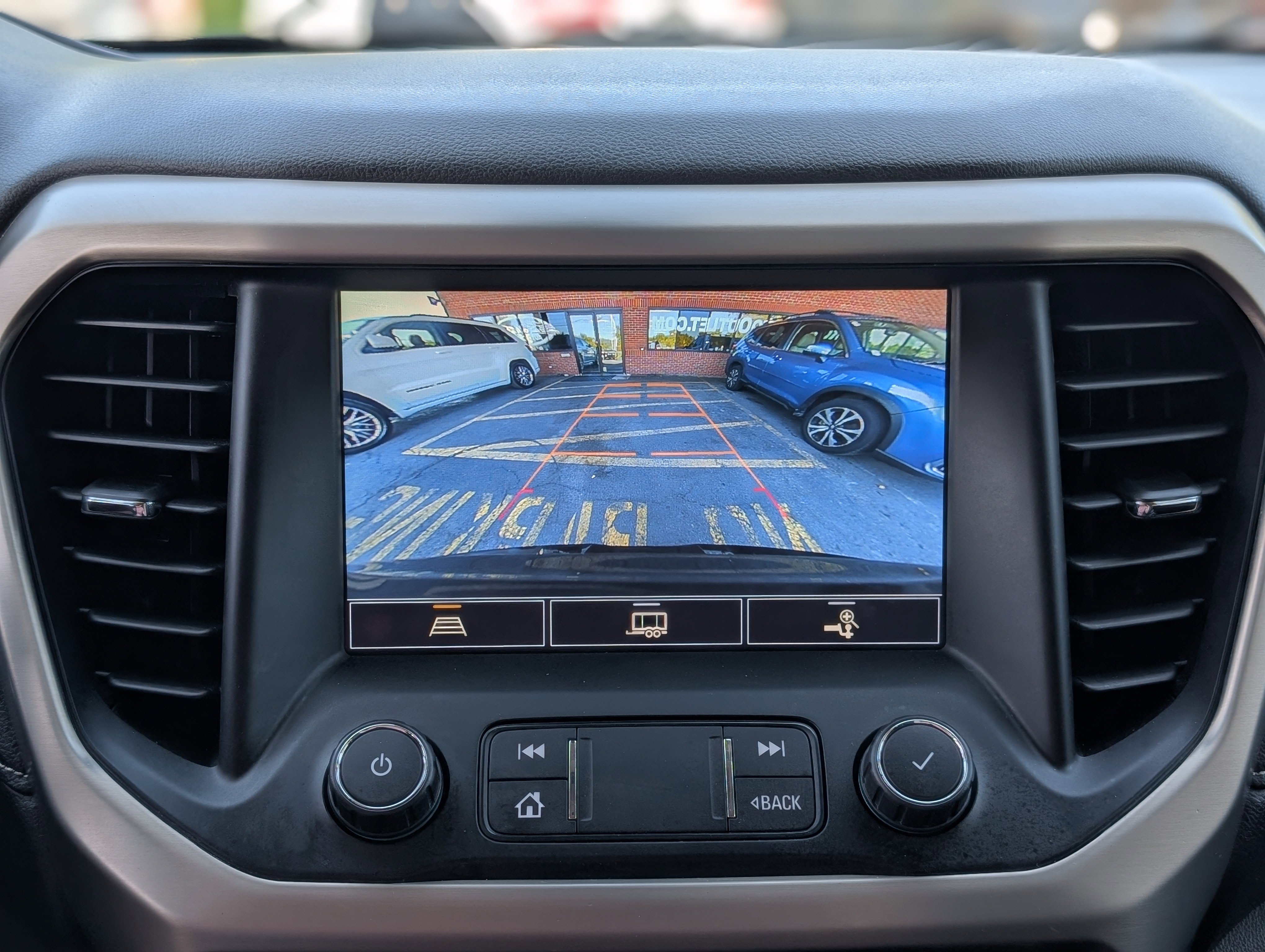 Used 2022 GMC Acadia Denali w/ Trailering Package image 3