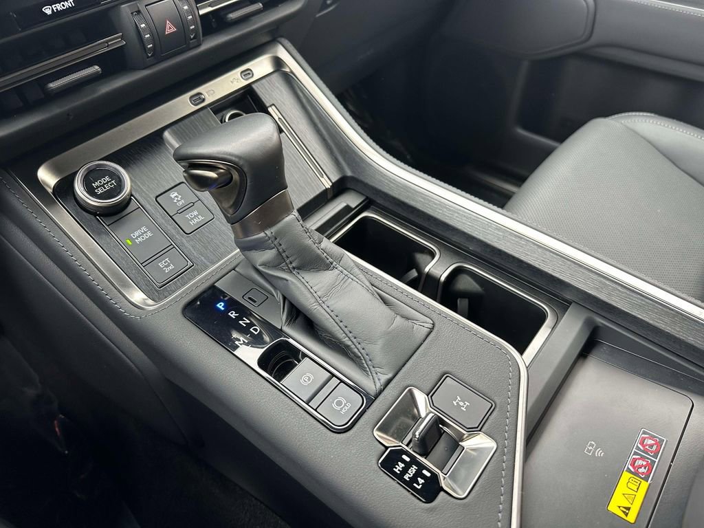 Certified 2025 Lexus GX 550 w/ Accessory Package (2T) image 26