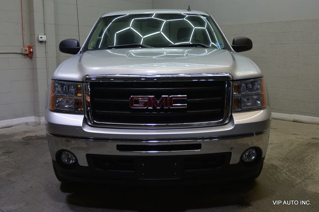 Used 2010 GMC Sierra 1500 SLE w/ SLE Preferred Package AWD/4WD image 3