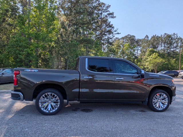 Used 2023 Chevrolet Silverado 1500 LTZ w/ LTZ Premium Package AWD/4WD image 4