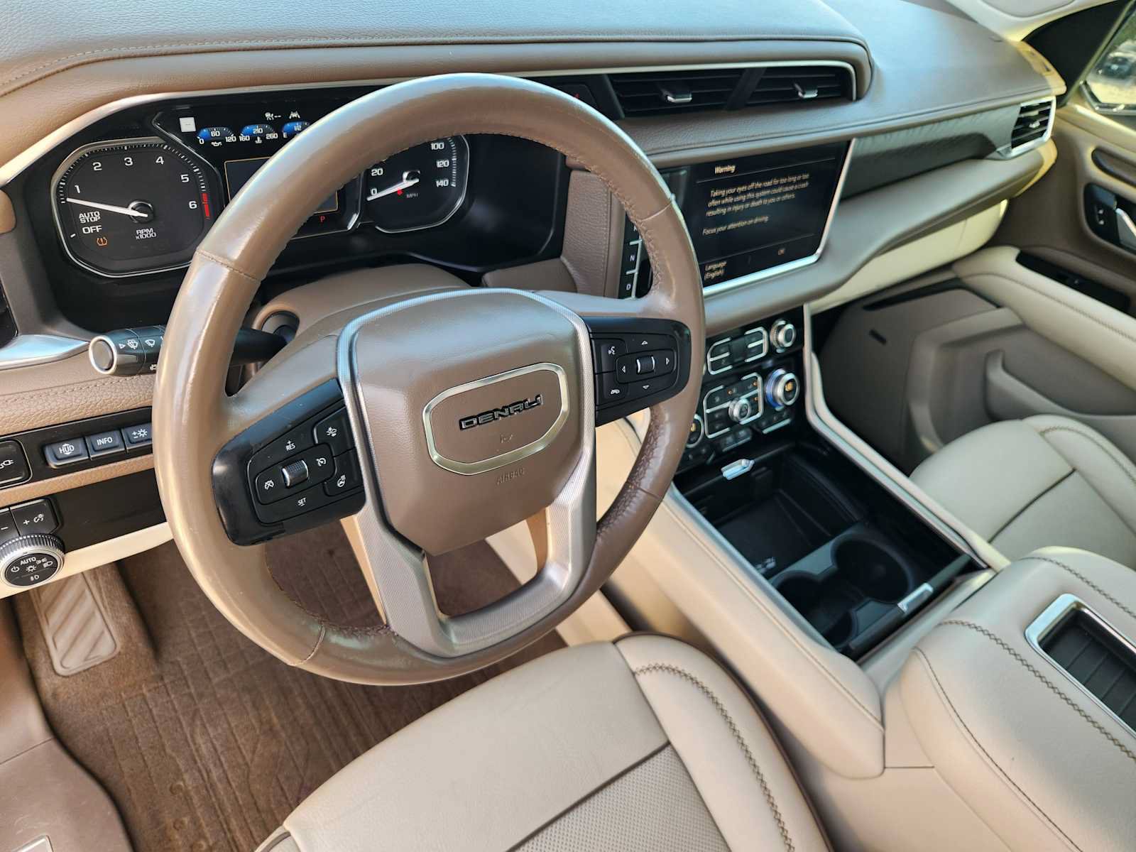 Used 2021 GMC Yukon Denali w/ Denali Premium Package AWD/4WD image 2