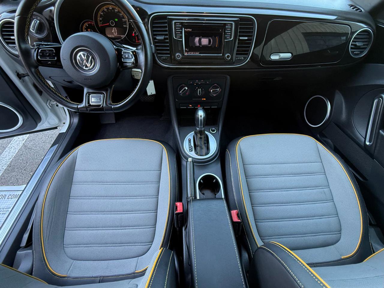 Used 2016 Volkswagen Beetle 1.8T Dune FWD image 9