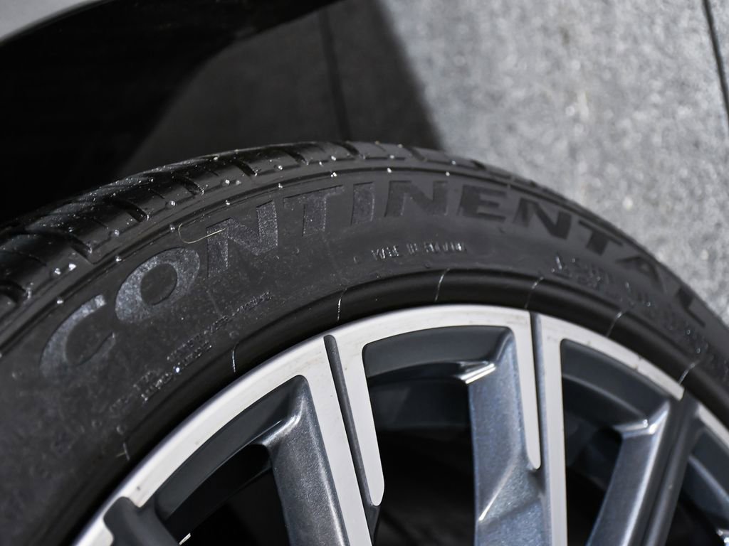 Used 2022 BMW 740i xDrive w/ M Sport Package image 96