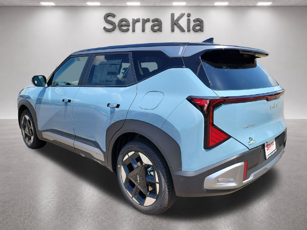 New 2027 Kia Seltos S FWD image 3