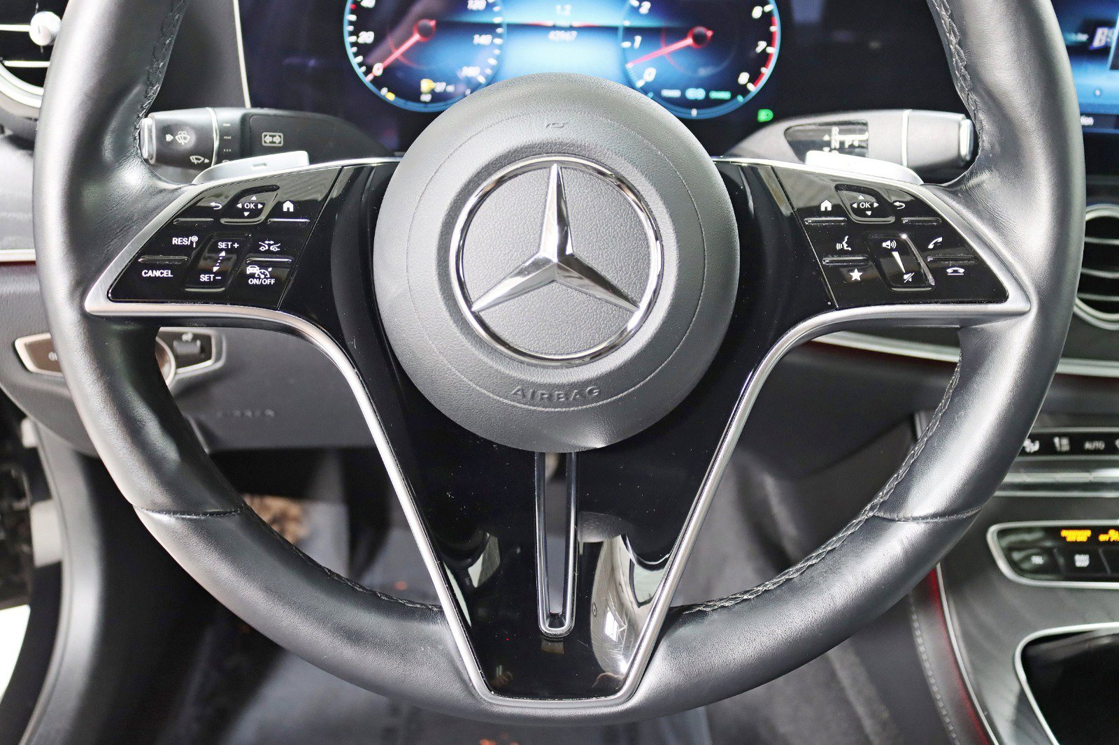 Used 2022 Mercedes-Benz E 450 4MATIC Sedan w/ Driver Assistance Package image 15