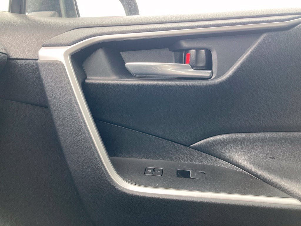Certified 2025 Toyota RAV4 XLE FWD image 26