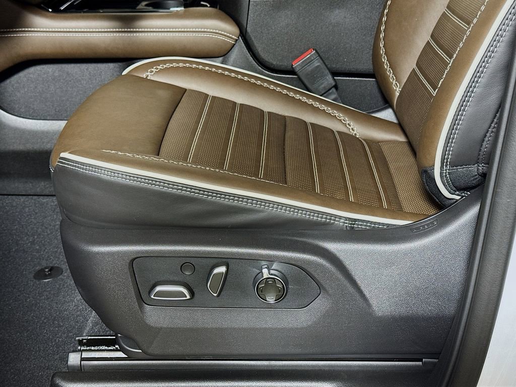 New 2026 GMC Yukon XL Denali Ultimate image 17