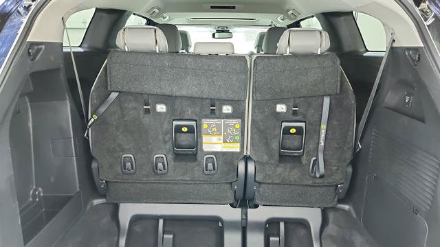 Used 2025 Toyota Sienna XLE w/ XLE Plus Package AWD/4WD image 35