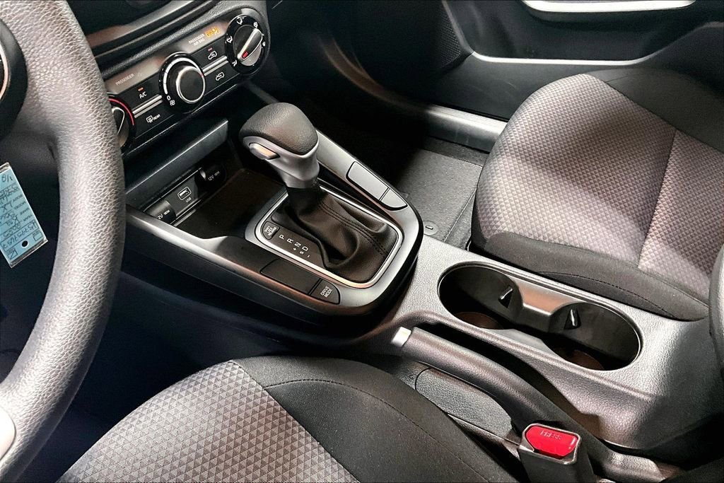 Used 2025 Kia Soul LX image 17