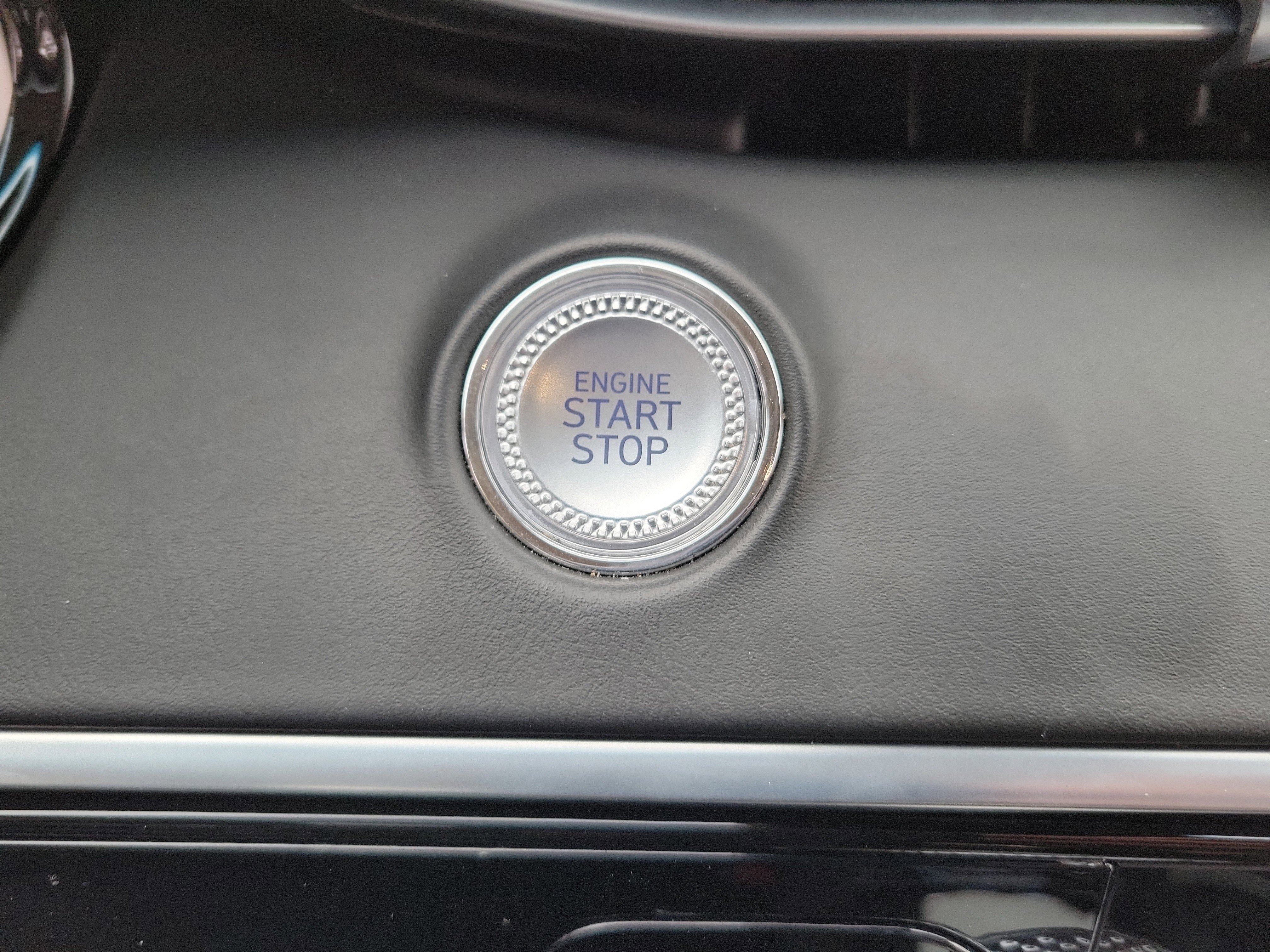 Used 2025 Genesis GV70 2.5T image 13