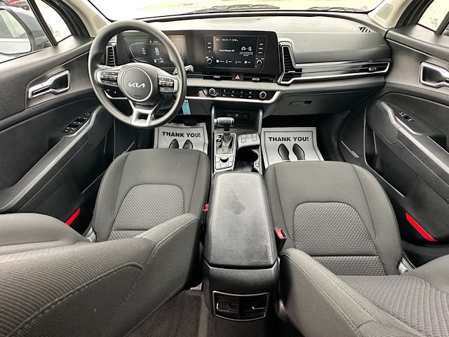 Used 2025 Kia Sportage LX FWD image 19
