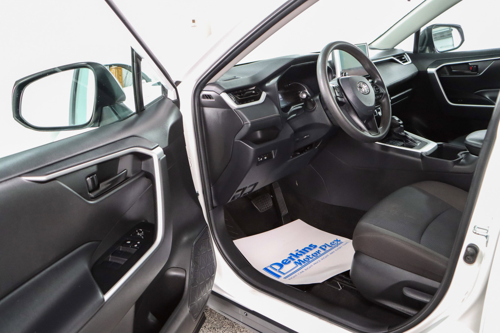 Used 2024 Toyota RAV4 LE image 3
