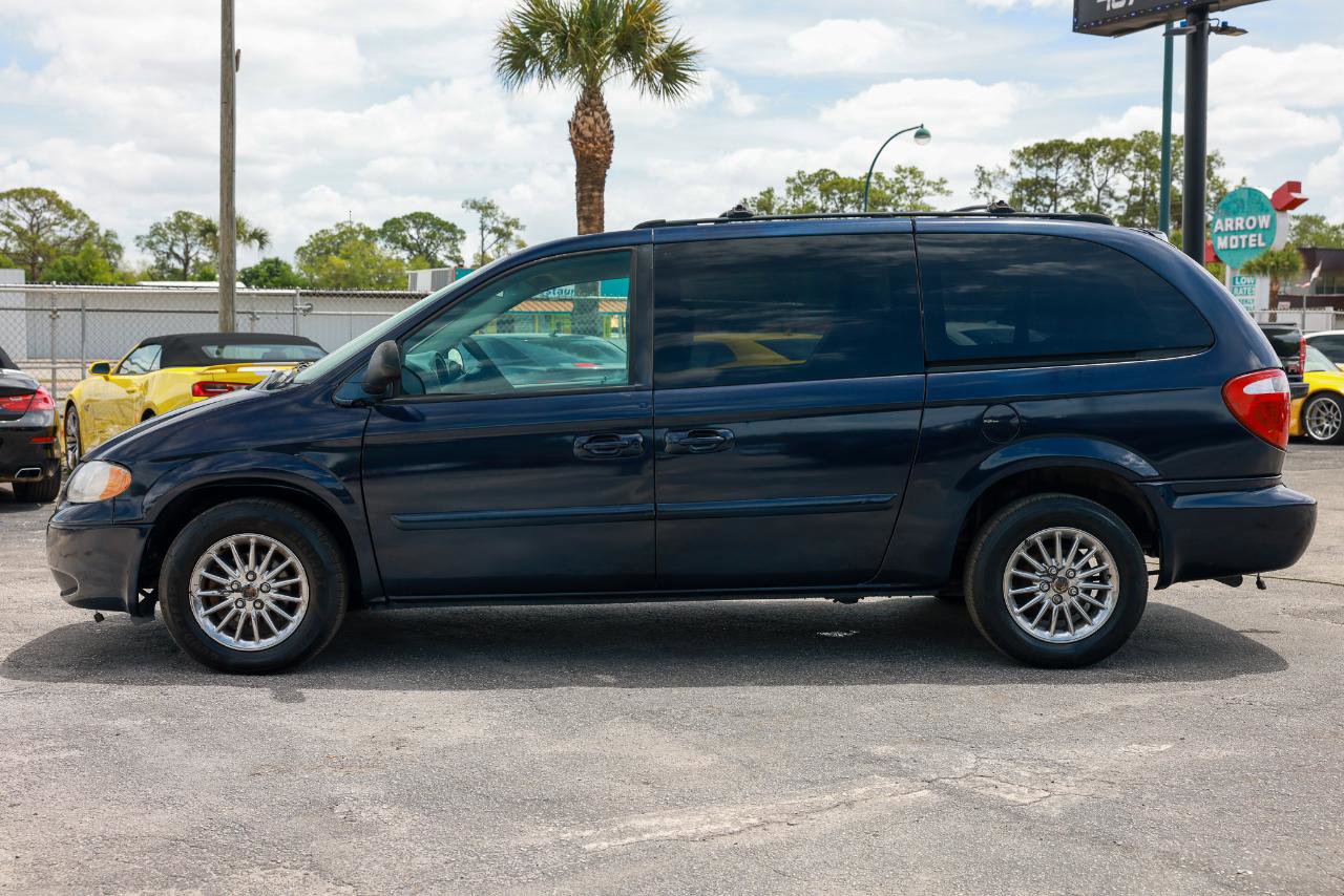 Used 2005 Dodge Grand Caravan SE w/ Popular Equipment Group I FWD image 3