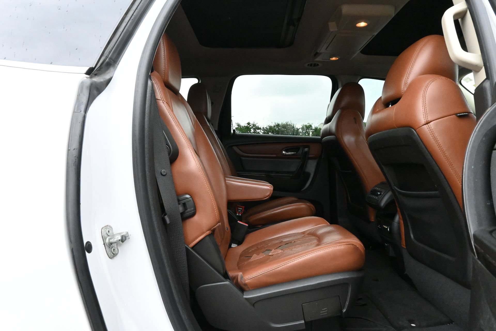 Used 2016 Chevrolet Traverse LTZ w/ LPO, 'HIT The Road' Package FWD image 23
