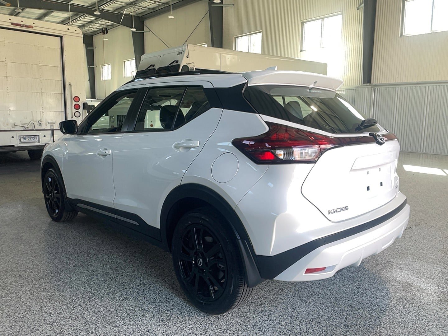 Used 2024 Nissan Kicks SR w/ SR Premium Package image 16
