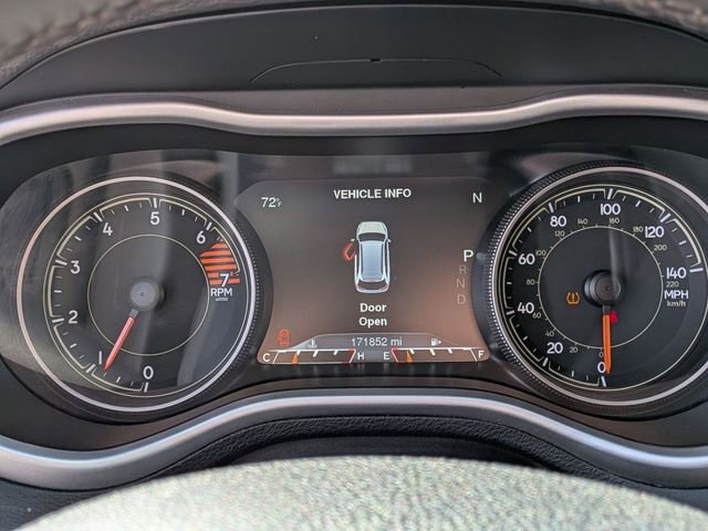 Used 2017 Jeep Cherokee Trailhawk w/ Cold Weather Group image 16