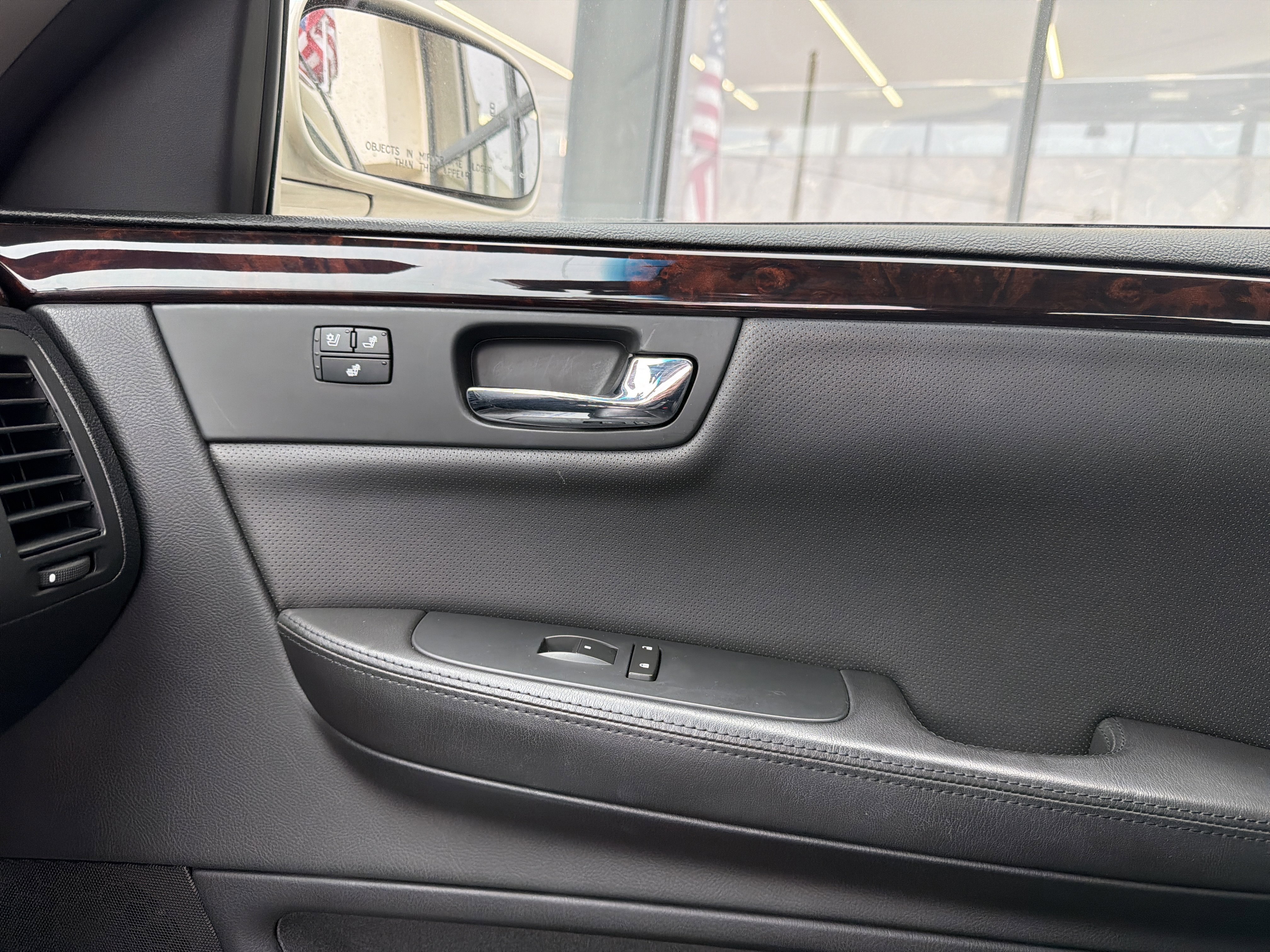 Certified 2011 Cadillac DTS Premium w/ Driver Awareness Package image 15